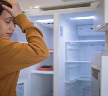 علت خاموش و روشن شدن یخچال